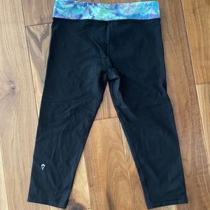 ivivva 3/4 black leggings